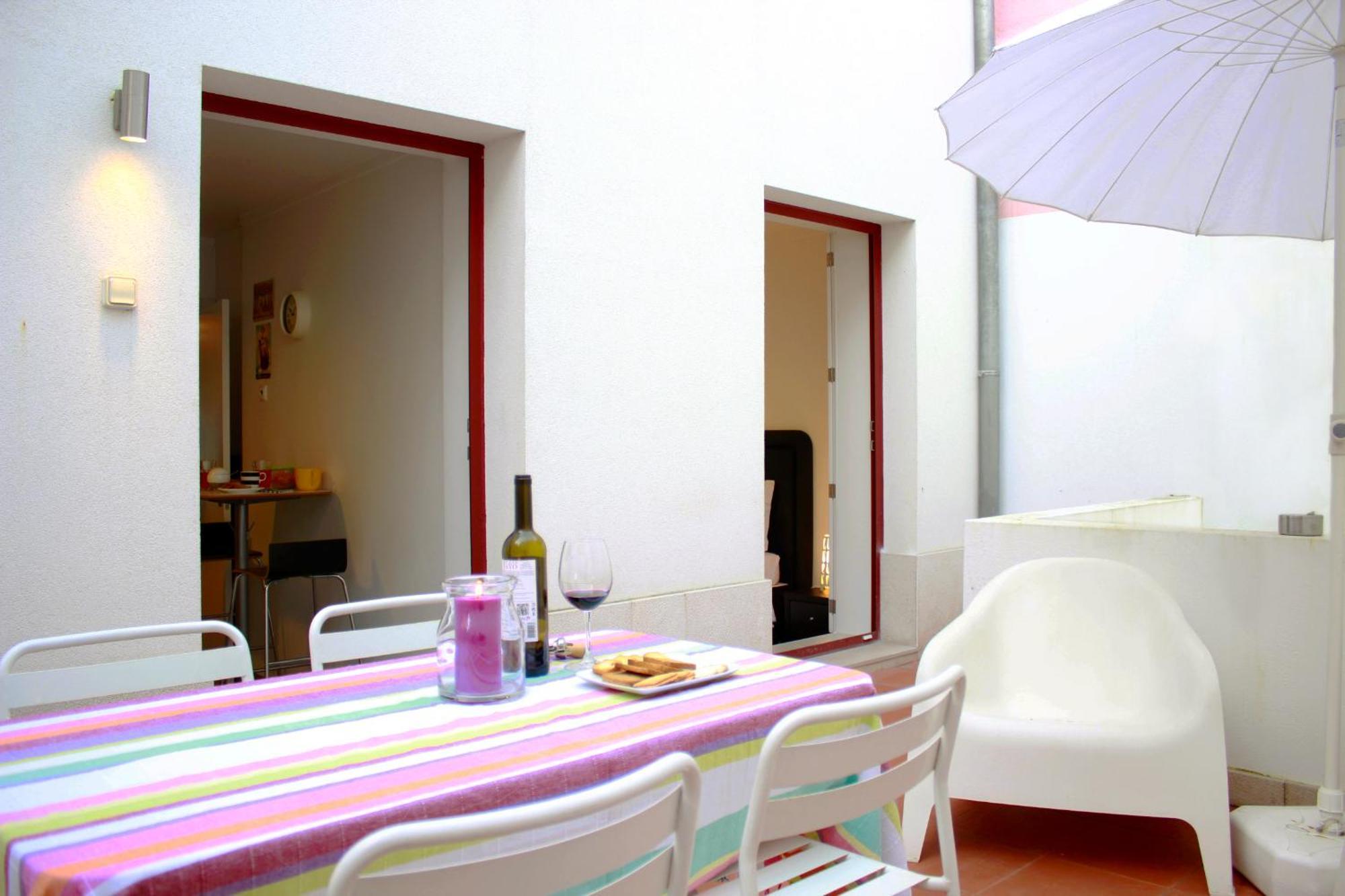 Joivy Modern 1-Bed Apt With Terrace, Moments From Sao Bento Palace Lisboa Dış mekan fotoğraf