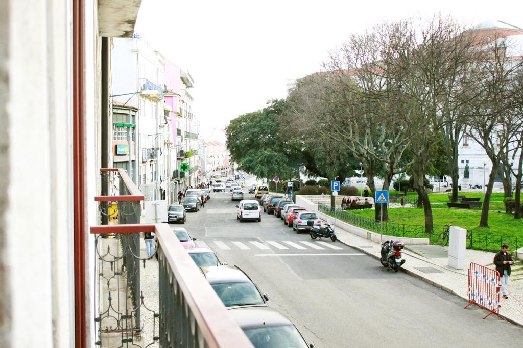 Joivy Modern 1-Bed Apt With Terrace, Moments From Sao Bento Palace Lisboa Dış mekan fotoğraf