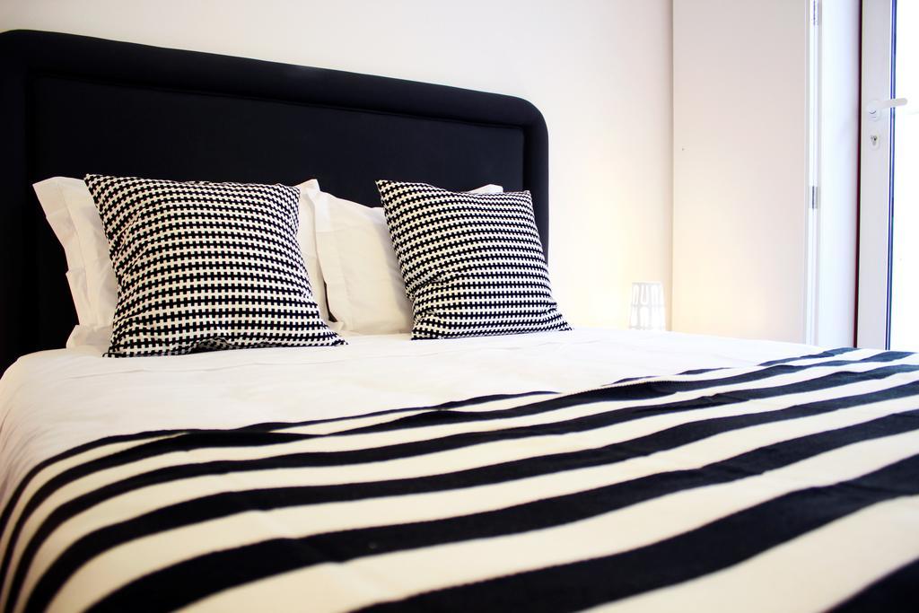 Joivy Modern 1-Bed Apt With Terrace, Moments From Sao Bento Palace Lisboa Dış mekan fotoğraf