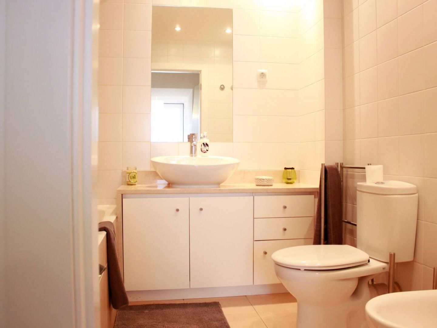 Joivy Modern 1-Bed Apt With Terrace, Moments From Sao Bento Palace Lisboa Dış mekan fotoğraf